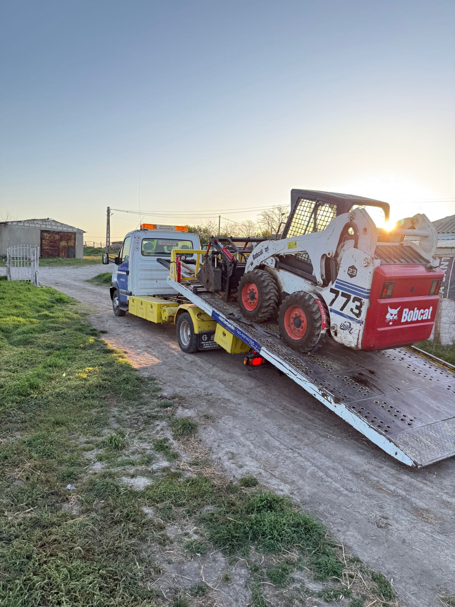 Bobcat 773 pe platformă
